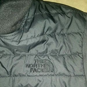 North Face Boys size small puffer coat.
